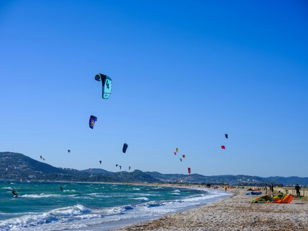 Guide des superbes côtes de Hyères et la presqu'île de Giens
